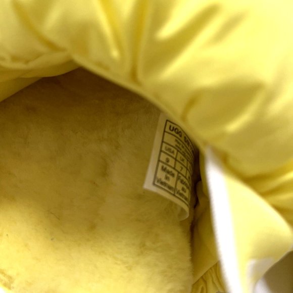 UGG Scrunchita Slide Sandals Yellow Sheepskin Fluffy Slingback Size 9 NWOB $120 - Picture 7 of 8